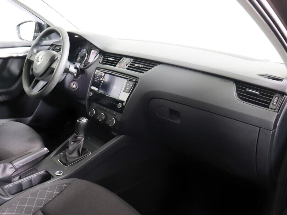 Skoda Octavia 1.6 АКПП, 2018, 69 000 км фото 8