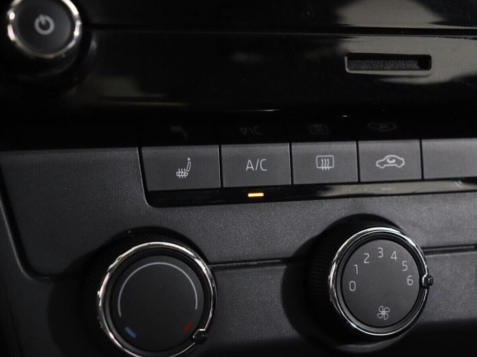 Skoda Octavia 1.6 АКПП, 2018, 69 000 км фото 9