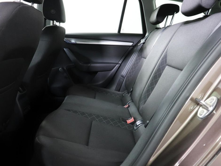 Skoda Octavia 1.6 АКПП, 2018, 69 000 км фото 10