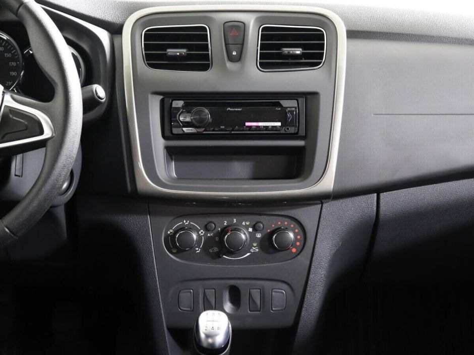 Renault Logan 1.6 МКПП, 2021, 37 000 км фото 7