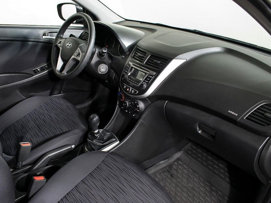 Hyundai Solaris 1.6 МКПП, 2016, 96 000 км фото 9