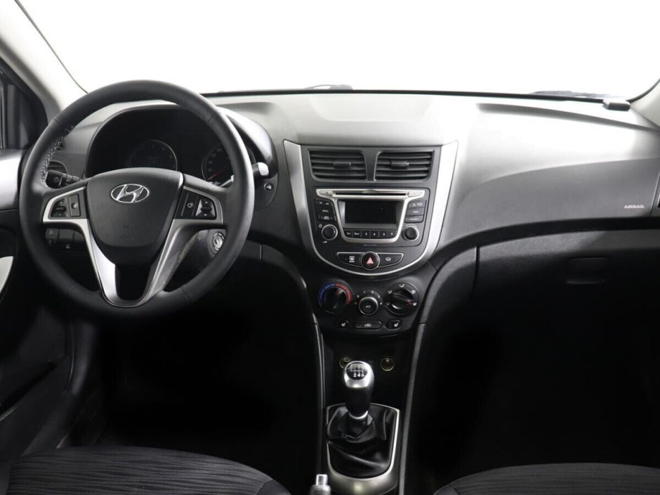 Hyundai Solaris 1.6 МКПП, 2016, 93 000 км фото 6