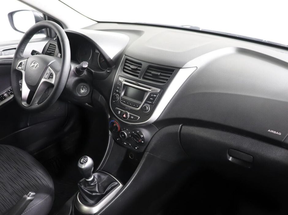 Hyundai Solaris 1.6 МКПП, 2016, 93 000 км фото 7