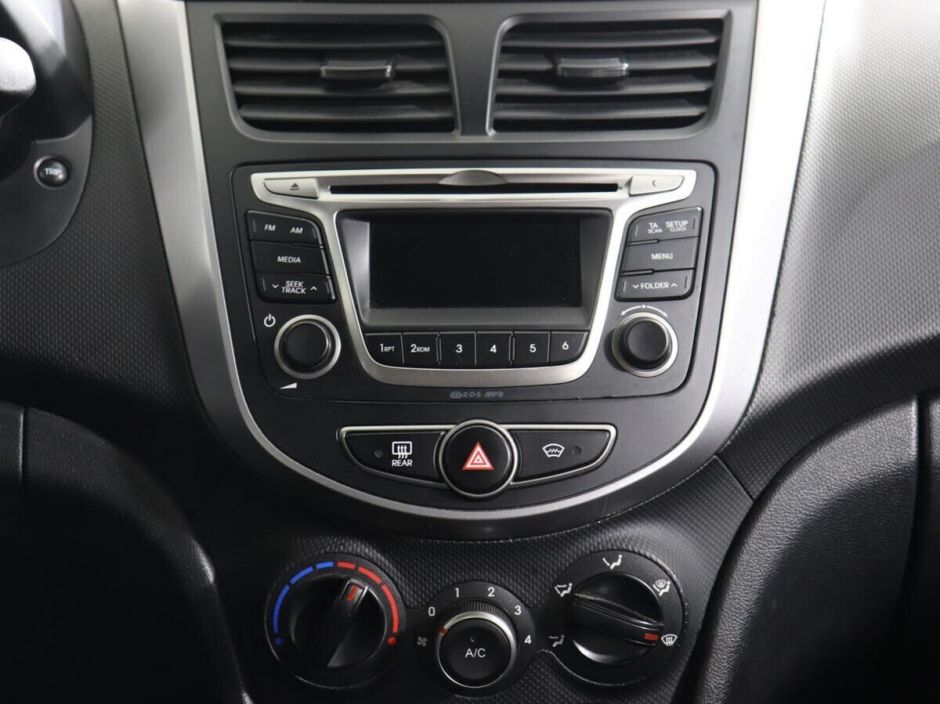 Hyundai Solaris 1.6 МКПП, 2016, 93 000 км фото 9