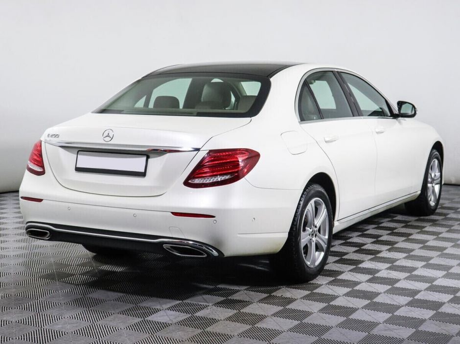 Mercedes-Benz E-Класс 2.0 АКПП, 2017, 71 000 км фото 2
