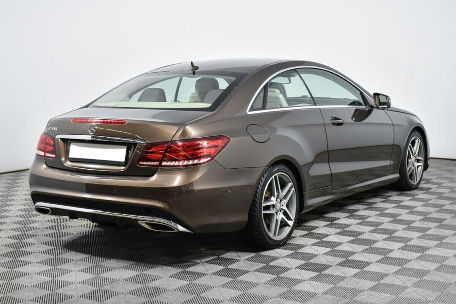 Mercedes-Benz E-Класс 2.0 АКПП, 2014, 108 000 км фото 2