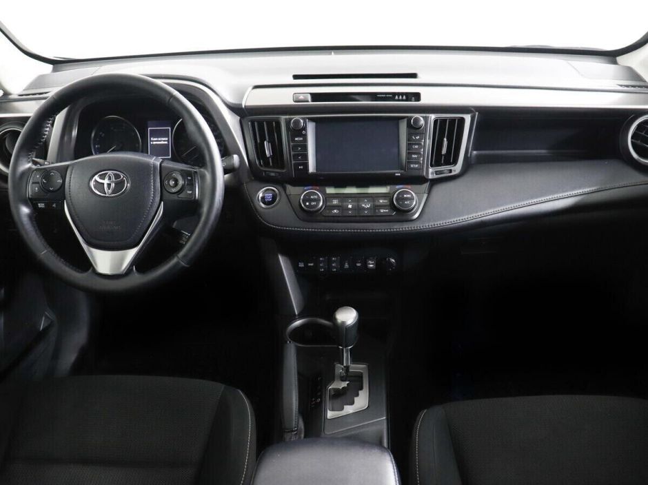 Toyota RAV4 2.2 АКПП, 2018, 70 000 км фото 6