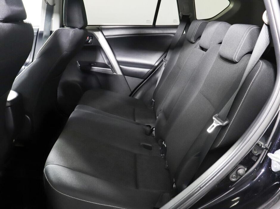 Toyota RAV4 2.2 АКПП, 2018, 70 000 км фото 10