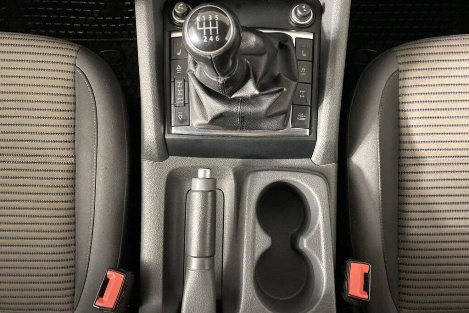 Volkswagen Amarok 2.0 МКПП, 2013, 130 000 км фото 9